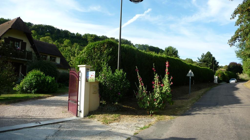 Maison D'Hotes Les Coquelicots Ζιβερνί Εξωτερικό φωτογραφία